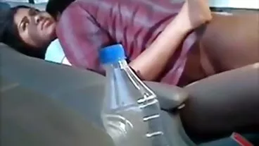 සිහින් ඇලනා කෲස් සමග ගව දැරියගේ ඉරියව්වෙන් දැඩි ගුද සංසර්ගය