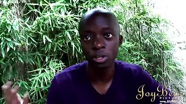 ලස්සන තනපට සහිත විස්මිත නිරූපිකාවක් වන Stacy Cruz විශාල ලිංගයකින් කෙලවුනා