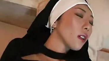 ගැහැණු ළමයින් Emylia Argan සහ Stacy Cruz සමඟ සංවේදී ලෙස්බියන් සැසිය