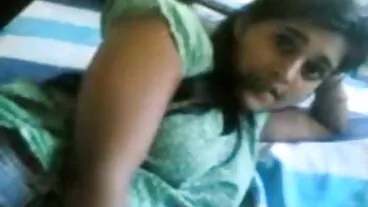 BBW brunette Paige Turner ඇගේ නිරුවත් භාණ්ඩ කැමරාවේ පෙන්වයි
