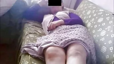 ලස්සන BBW බෝනික්කා Desiree ඇය කැමති පරිදි විශාල තරුණ ලිංගයක් මත ගමන් කරයි